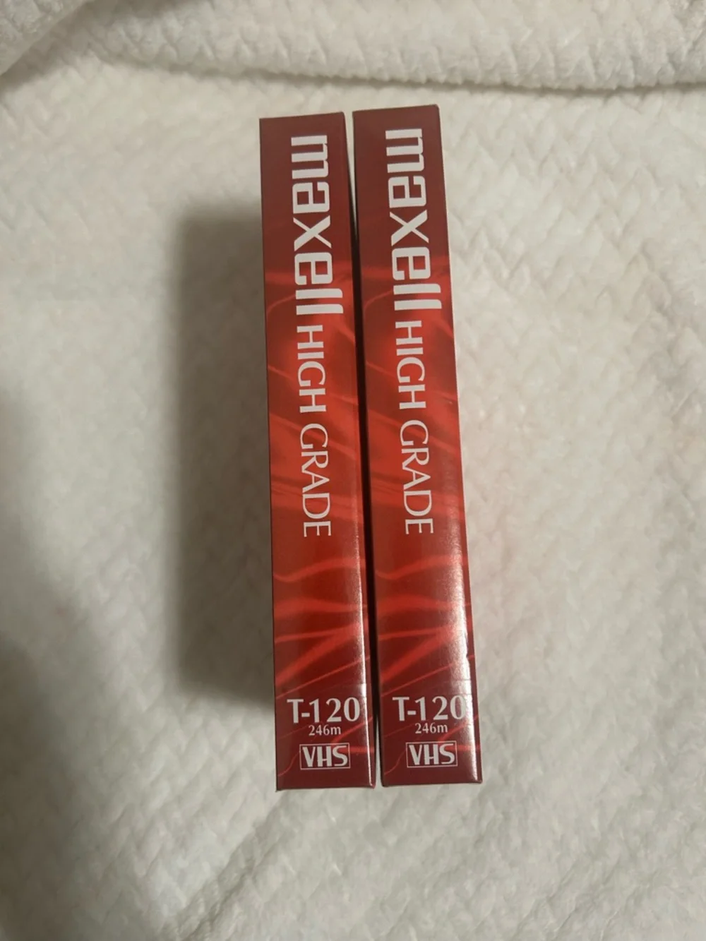 2 Maxell High Grade T-120 246m VHS Blank Tapes - New Sealed- for H-Fi VCRs